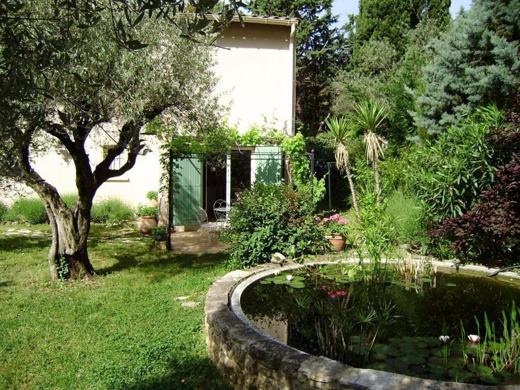 Chez Jean-Pierre & Annick Villa Remoulins Exterior foto